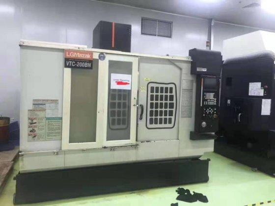加工中心 Mazak VTC 200 Machining Center