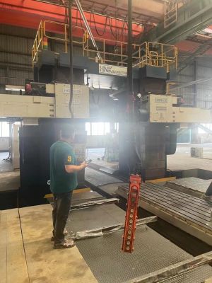 数控镗铣加工中心