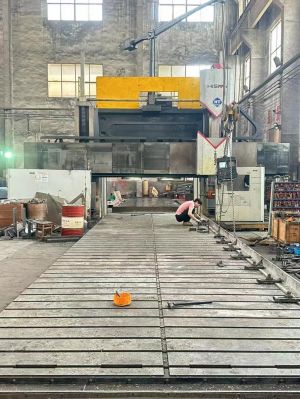 龙门五面体加工中心