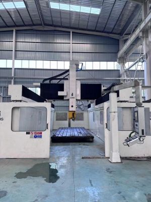 五轴联动加工中心