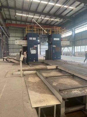 数控镗铣加工中心