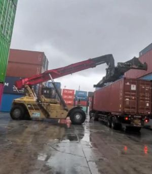 集装箱正面吊运起重机